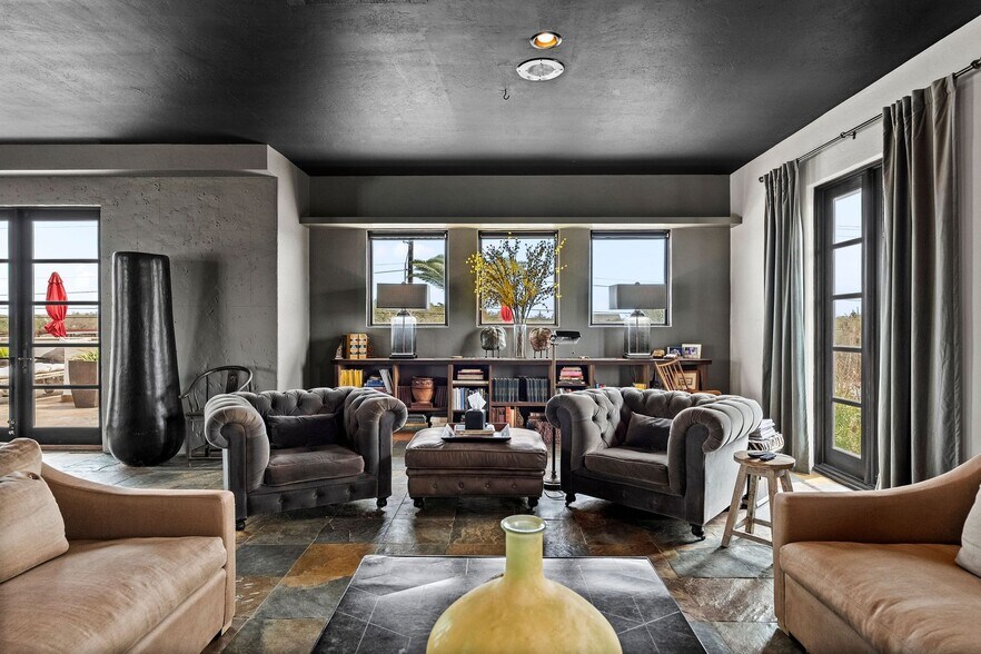 More Photos Of 1703 Highway 35 S, Rockport Office Residential For Lease