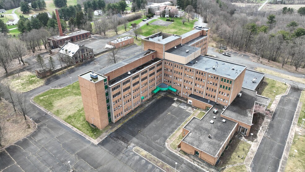 More Photos Of 101 Broad St, Ashland Hospital For Sale