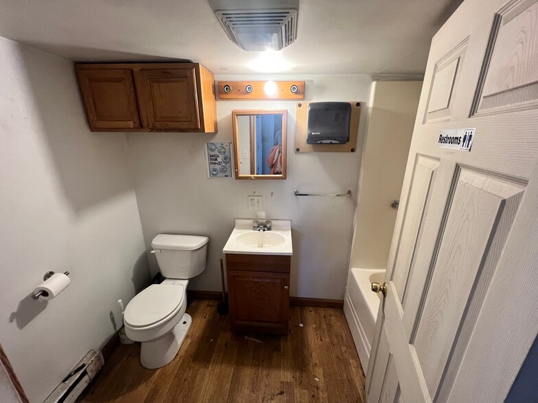 More Photos Of 45 E Bacon St, Pottsville Light Distribution For Lease