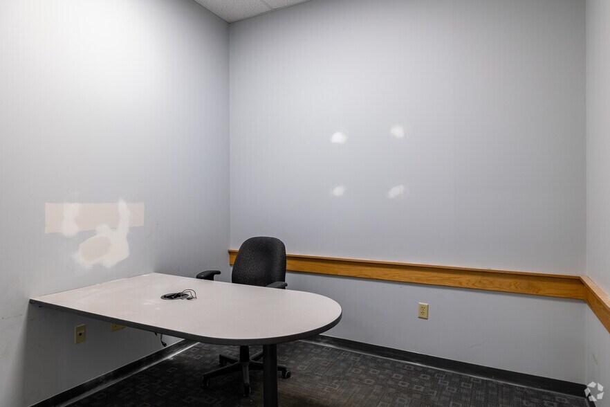 More Photos Of 175 Amherst St, Nashua Freestanding For Lease