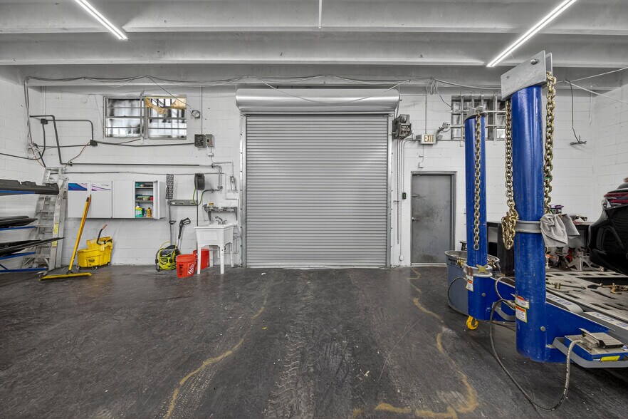 More Photos Of 1090 S 56th Ave, Hollywood Auto Repair For Sale