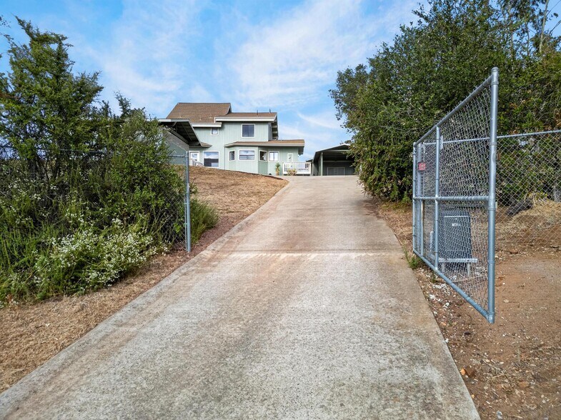 More Photos Of 14621 Woods Valley rd, Valley Center Flex For Sale