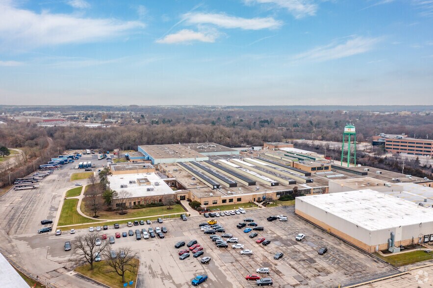 More Photos Of 900 N State St, Elgin Manufacturing For Lease