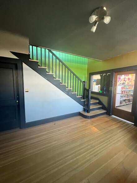 More Photos Of 2046 Main St, Ferndale Bank For Lease