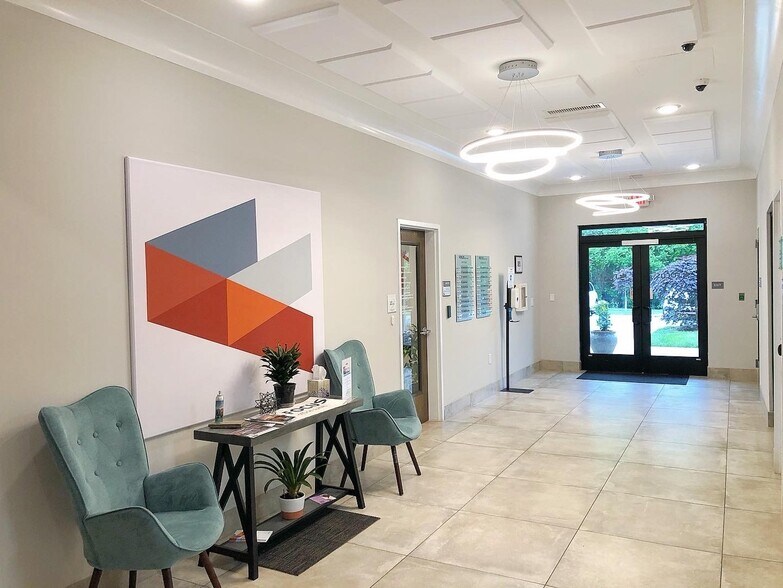 More Photos Of 9541 Julian Clark Ave, Huntersville Office For Lease