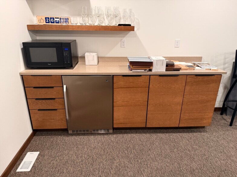 More Photos Of 5936 53rd Ave, Fargo Warehouse For Sale