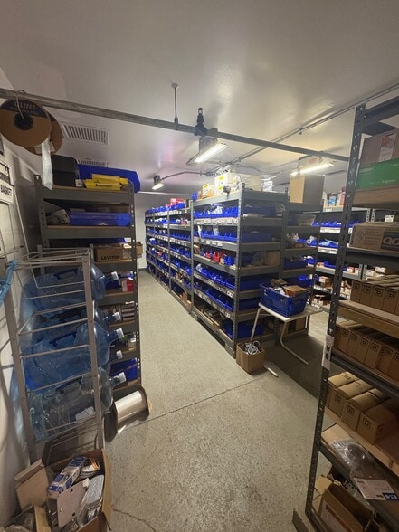 More Photos Of 10 Snow Canning Rd, Scarborough Manufacturing For Lease