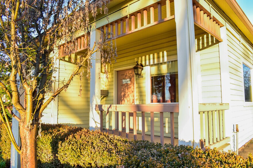 More Photos Of 1016 Court St, Medford Medical For Sale