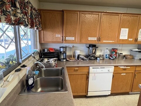 More Photos Of 4201 W Washington Ave, Las Vegas Religious Facility For Lease