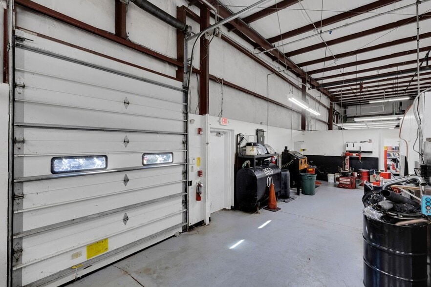 More Photos Of 330 Cattlemen Rd, Sarasota Auto Dealership For Sale