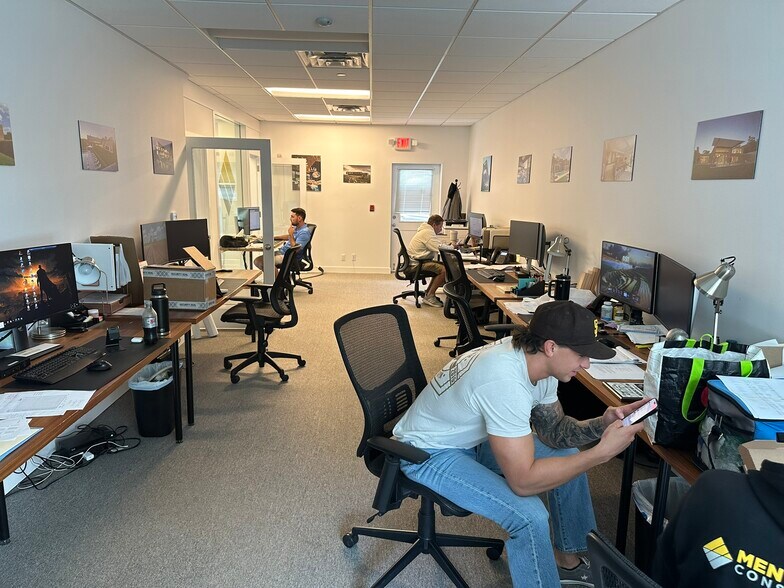 More Photos Of 41 N Phillips Ave, Speonk Apartments For Lease