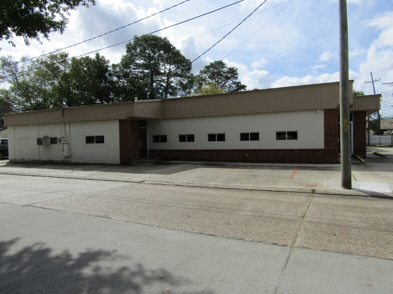 More Photos Of 501 S Lewis St, New Iberia Office For Sale