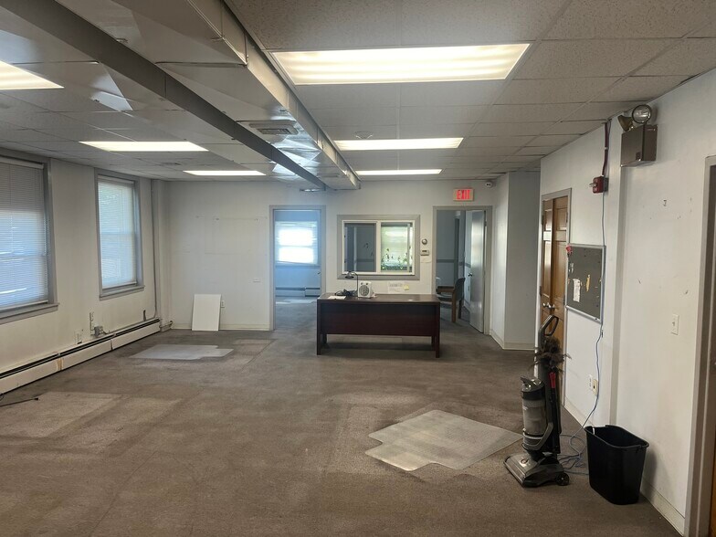 More Photos Of 104 Hay St, West Warwick Refrigeration Cold Storage For Sale