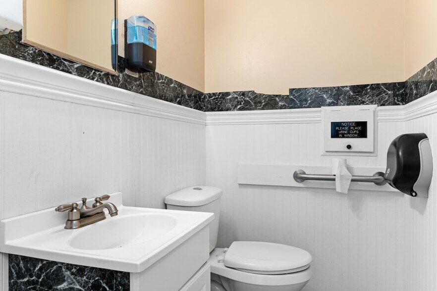 More Photos Of 941 Summers Ave, Orangeburg Medical For Sale