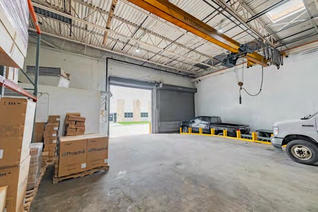 More Photos Of 23600 Schoenherr Rd, Warren Warehouse For Sale