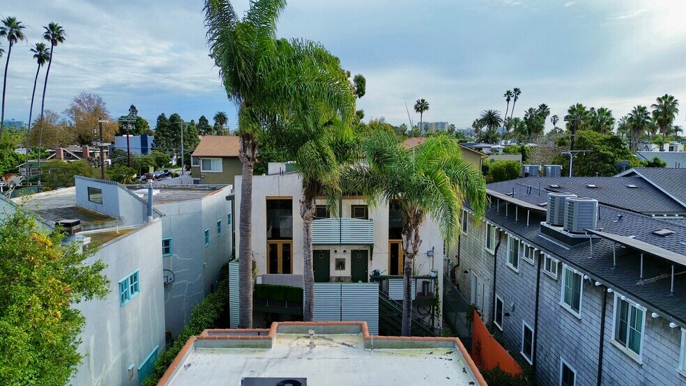 More Photos Of 558 San Juan Ave, Venice Apartments For Sale