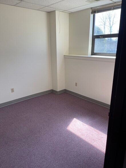 More Photos Of 57 North St, Danbury Office For Sale