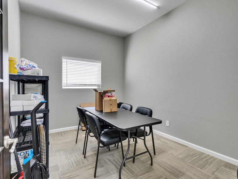 More Photos Of 11395 FM 2432 Rd, Willis Light Manufacturing For Sale