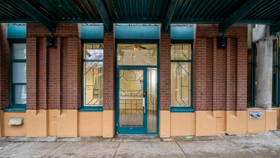 More Photos Of 26 Cordova St E, Vancouver Storefront For Lease
