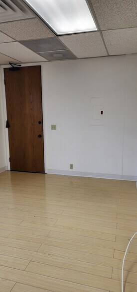 More Photos Of 28025 Dorothy Dr, Agoura Hills Office For Lease