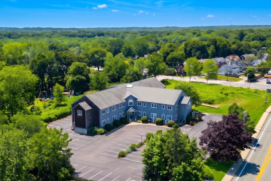 More Photos Of 320 Phillips St, North Kingstown Medical For Sale