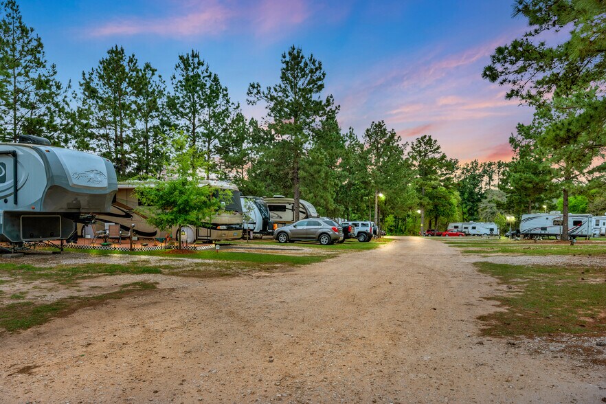 More Photos Of 16789 Butera Rd, Magnolia Trailer Camper Park For Sale