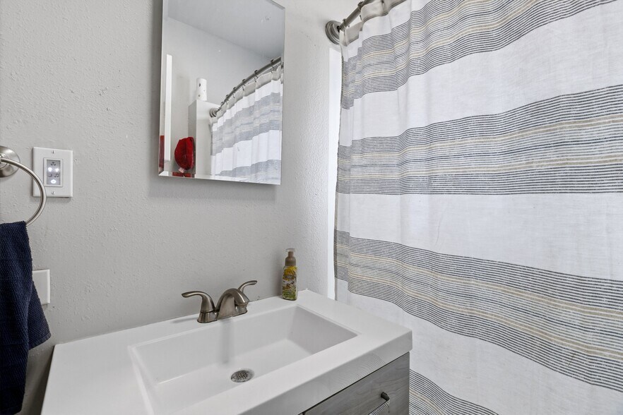 More Photos Of 13350 Kimble Ct, San Martin Apartments For Sale