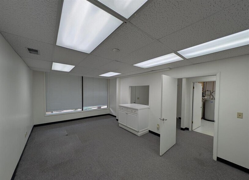 More Photos Of 7501 N University St, Peoria General Retail For Lease