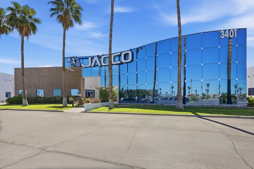 More Photos Of 3401 E Harbour Dr, Phoenix Light Manufacturing For Lease