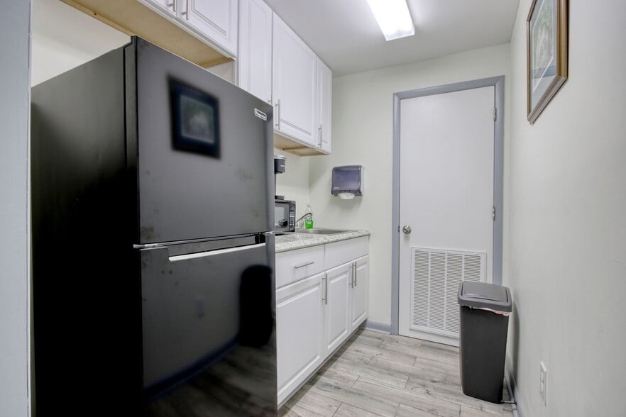 More Photos Of 604 Front St, Georgetown Office For Sale