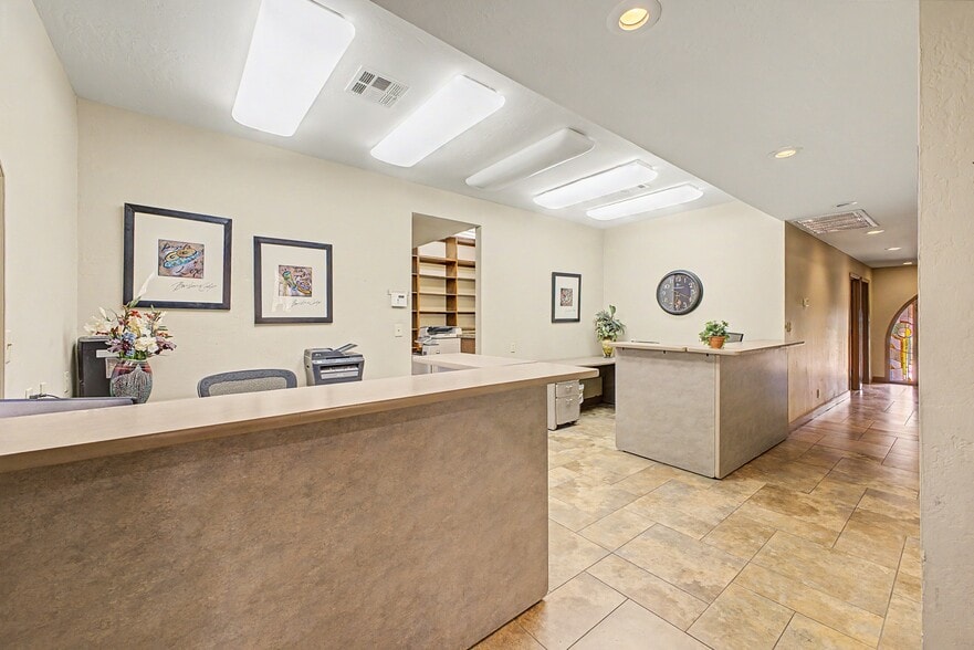 More Photos Of 930 E Osborn Rd, Phoenix Office For Sale