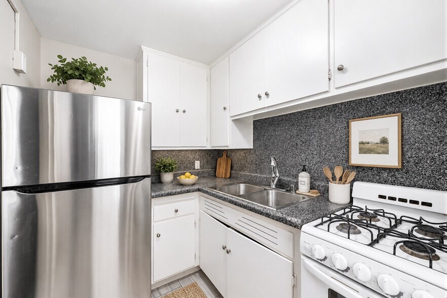 More Photos Of 120 W Elizabeth St, Independence Apartments For Sale