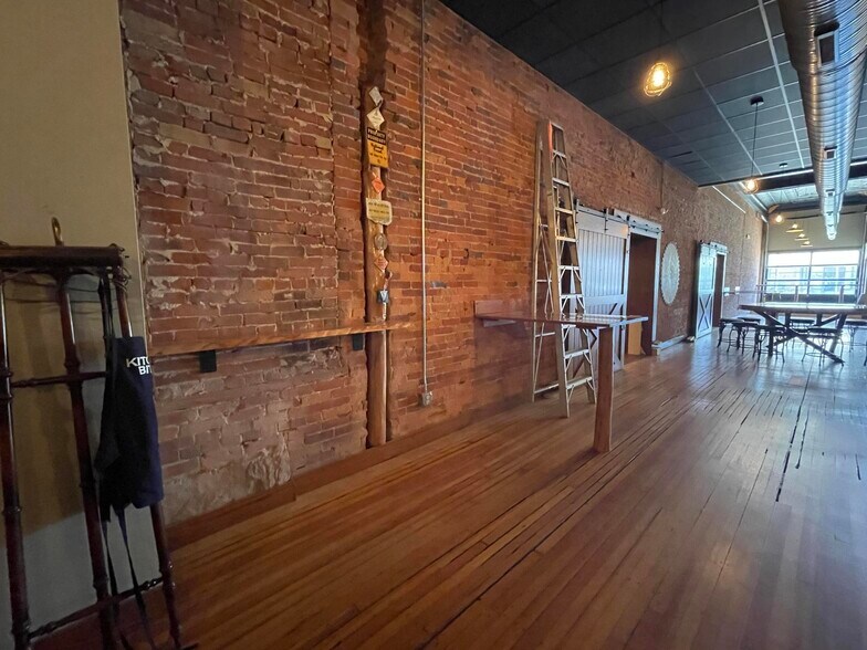 More Photos Of 99-101 Fraley st, Kane Flex For Sale