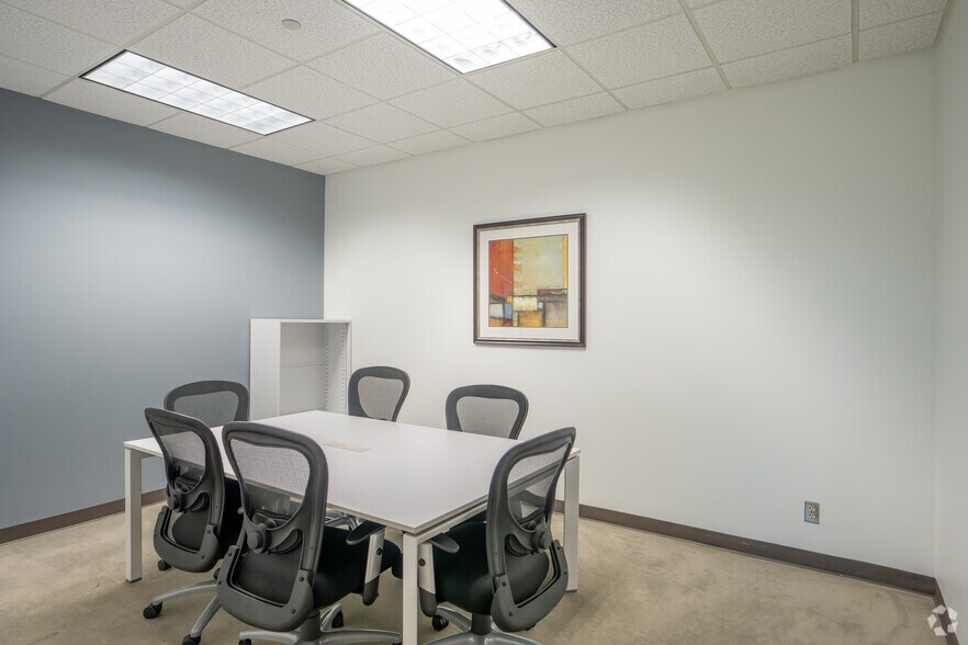 More Photos Of 1-2 Chase Corporate Dr, Hoover Coworking Space