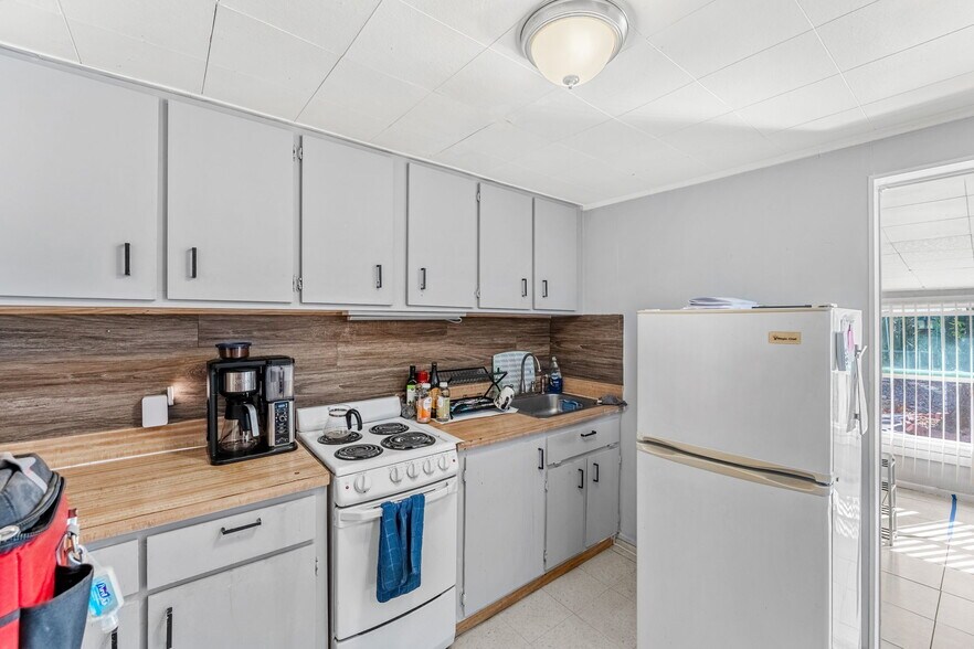 More Photos Of 2716 Riverview Dr, Melbourne Apartments For Sale