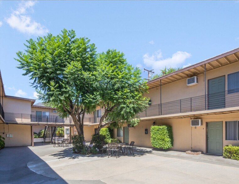 More Photos Of 729-733 W Foothill Blvd, Monrovia Apartments For Sale