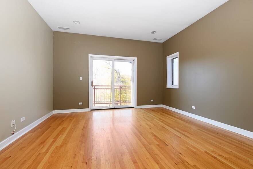 More Photos Of 4930-4932 S Indiana Ave, Chicago Apartments For Sale