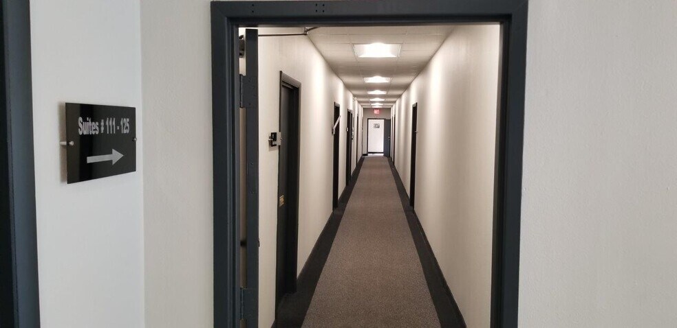 More Photos Of 5104 N Orange Blossom Trl, Orlando Office Residential For Lease