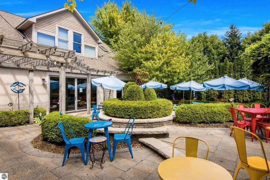 More Photos Of 104 W Main St, Lake Leelanau Restaurant For Sale