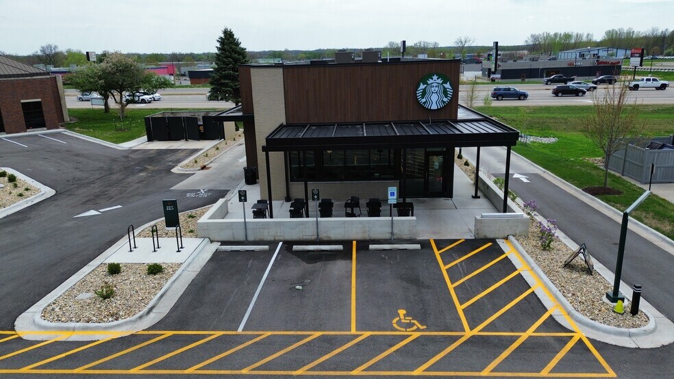 More Photos Of 4200 38th Ave, Moline General Retail For Sale