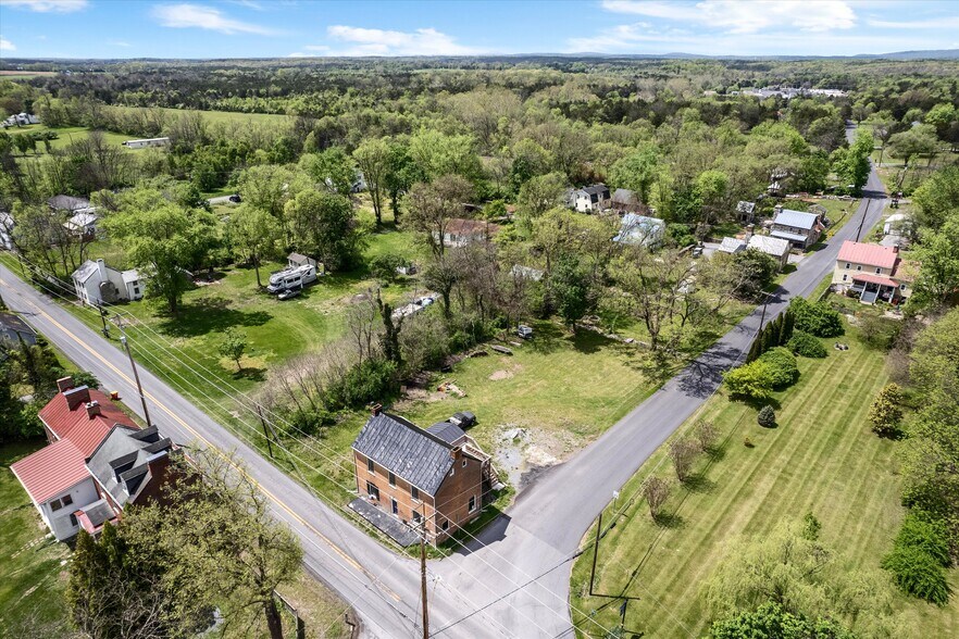 More Photos Of 7211 Queen St, Middleway Flex For Sale