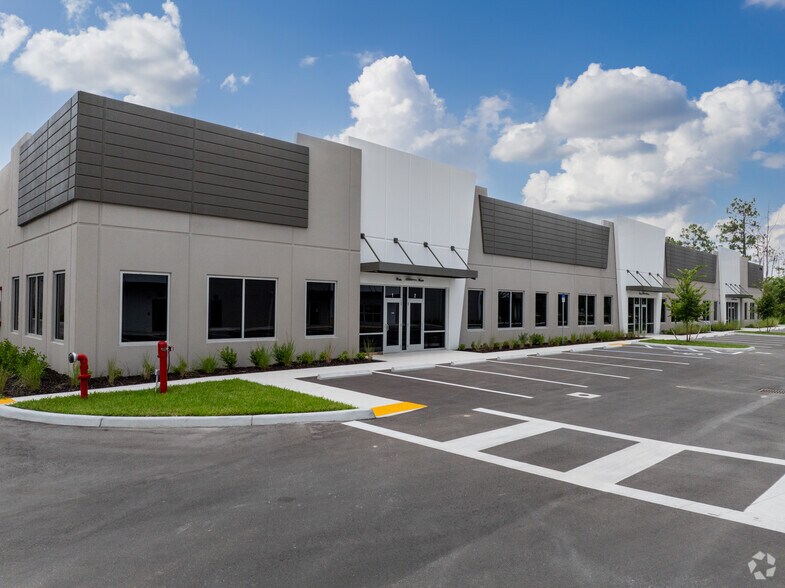 More Photos Of 7530 Penzance Blvd, Fort Myers Unknown For Lease