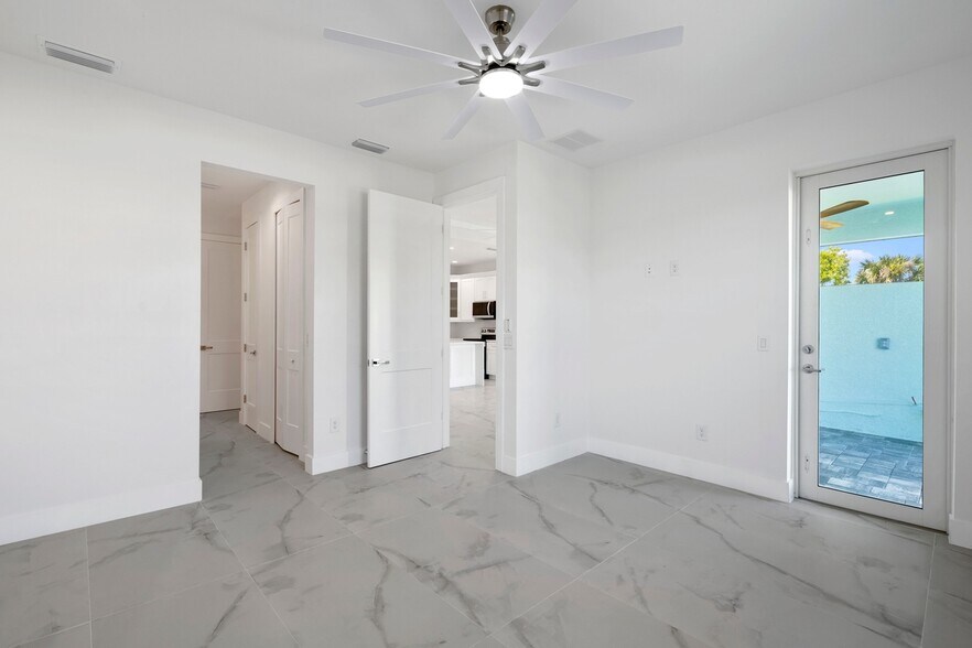 More Photos Of 1107 SE 38th St, Cape Coral Apartments For Sale
