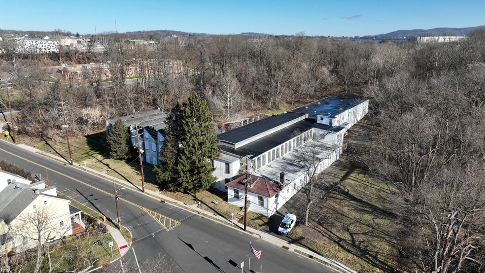 More Photos Of 555 Warren St, Phillipsburg Warehouse For Sale