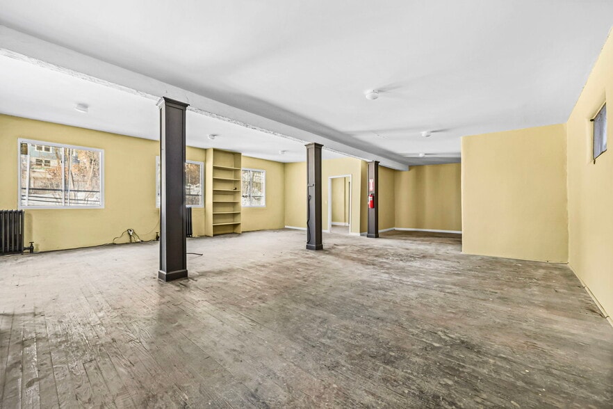 More Photos Of 68 Brook St, Croton On Hudson Showroom For Sale
