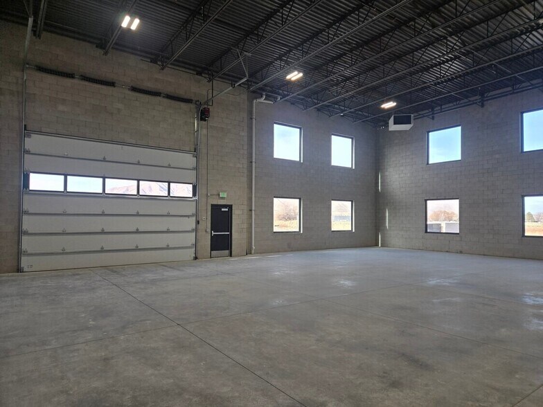 More Photos Of 1548 American Way, Payson Warehouse For Lease