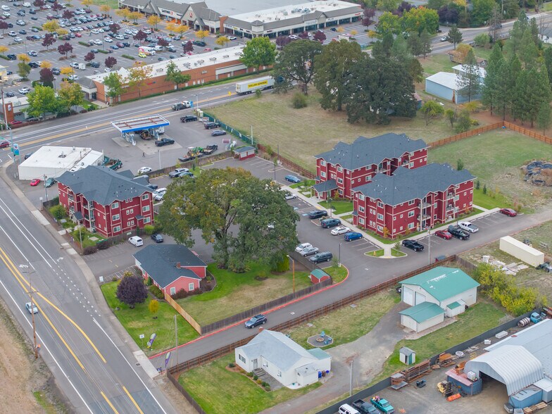 More Photos Of 13001 S Crompton's Ln, Molalla Apartments For Sale