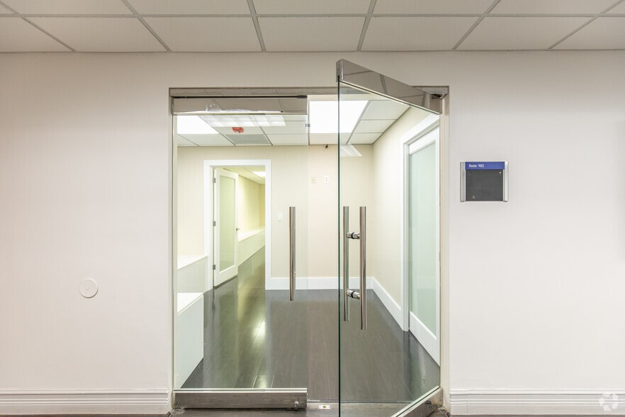 More Photos Of 4675 Ponce de Leon Blvd, Coral Gables Medical For Lease