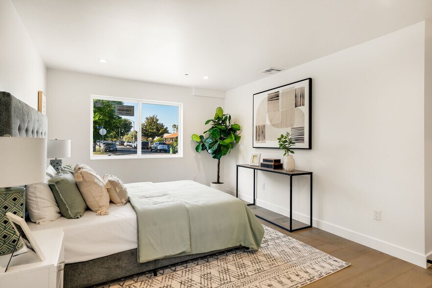 More Photos Of 6082 W 18th St, Los Angeles Apartments For Sale