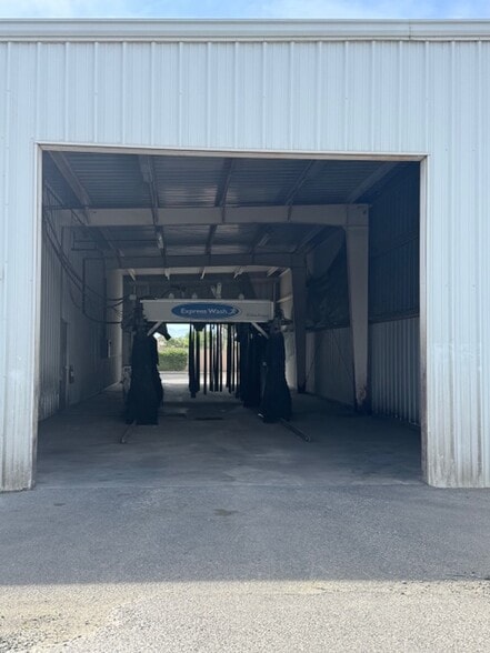 More Photos Of 4625 Wible Rd, Bakersfield Auto Dealership For Lease